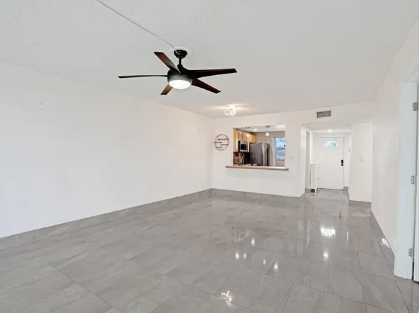 8301 Sands Point Boulevard #S102, Tamarac, FL 33321