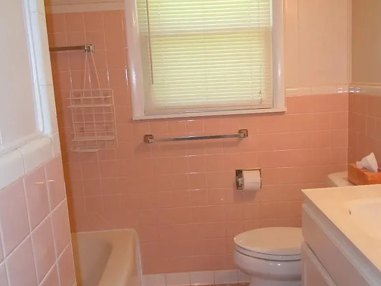 128 Lake Dr NE — Photo 9