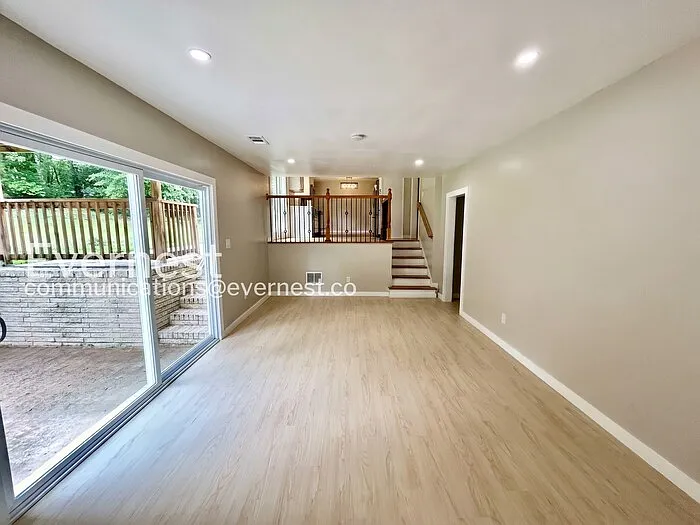 195 Jade Cove Dr — Photo 9