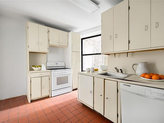 4th image of 1361 Madison Ave APT 2AA