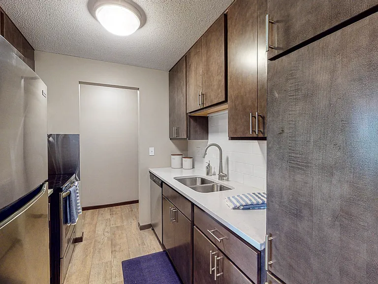 Shoreview Grand — Photo 3