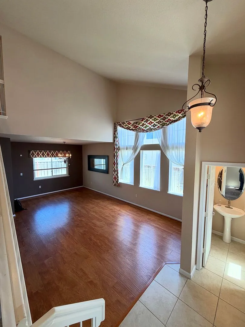 New Construction Large 2000sf 4br/2.5ba 2gr North San Pablo Home Available Now — Photo 3