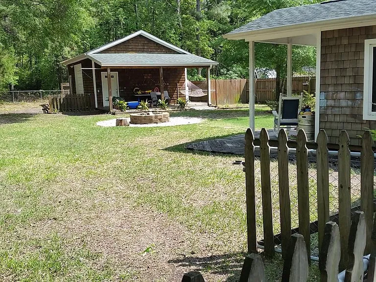 205 Hollins Rd — Photo 5