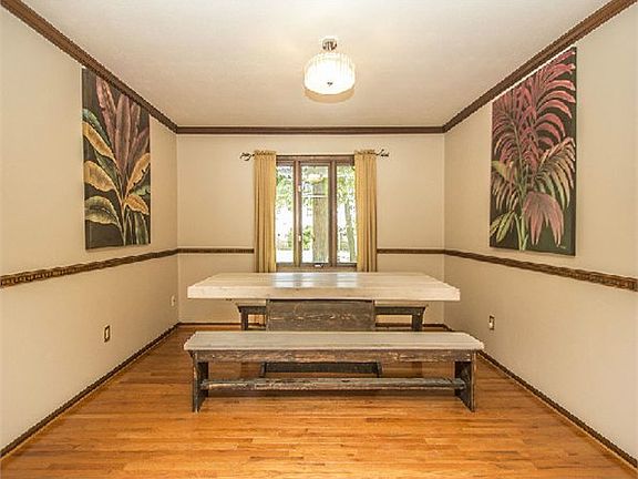4th image of 714 Mohican Way