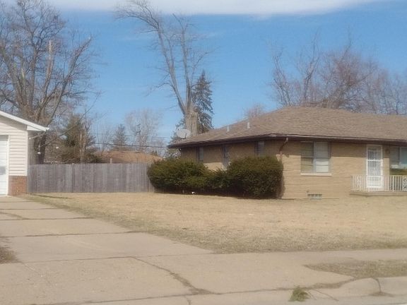 2nd image of 2611 W Nebraska Ave