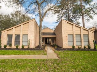 11910 Meadowview Dr, Cypress, TX 77429