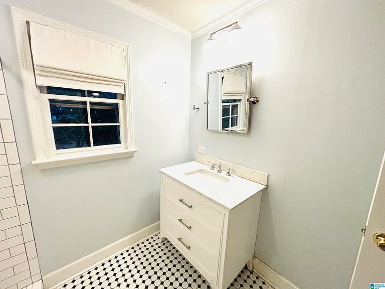 29 Arlington Dr — Photo 8