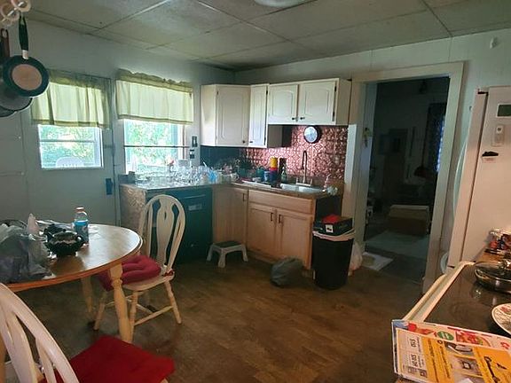 4th image of 906 Terrace St