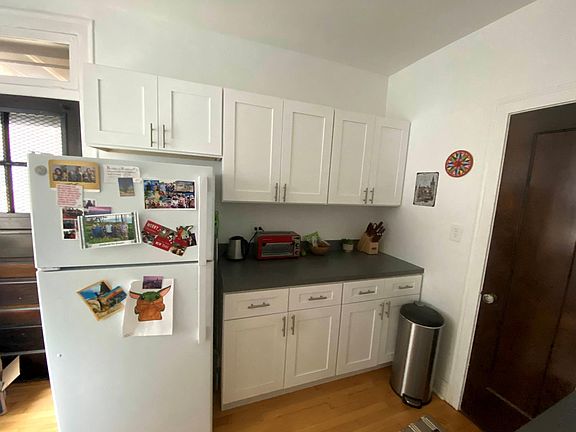 5th image of 4431 N Winchester Ave #A