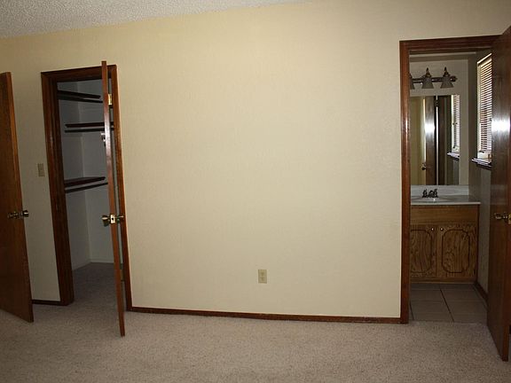 5th image of 7103 NW Ash Ave