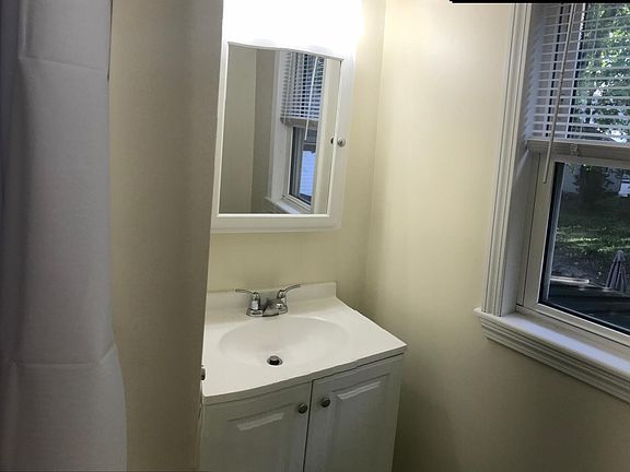 Bathroom vanity