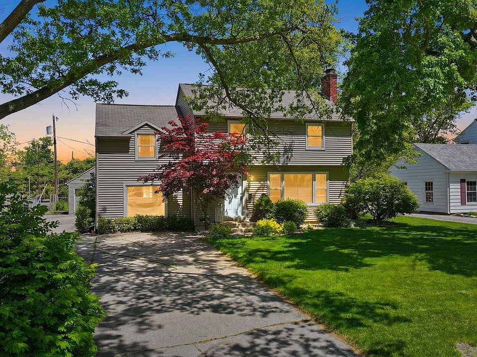1st image of 2603 Merivale St
