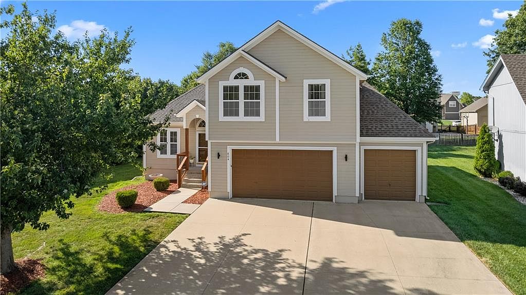 804 SW 34th Ter, Lees Summit, MO 64082 | MLS #2632038 | Zillow