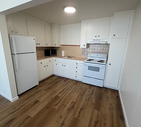 4th image of 2541 Folsom St APT 7