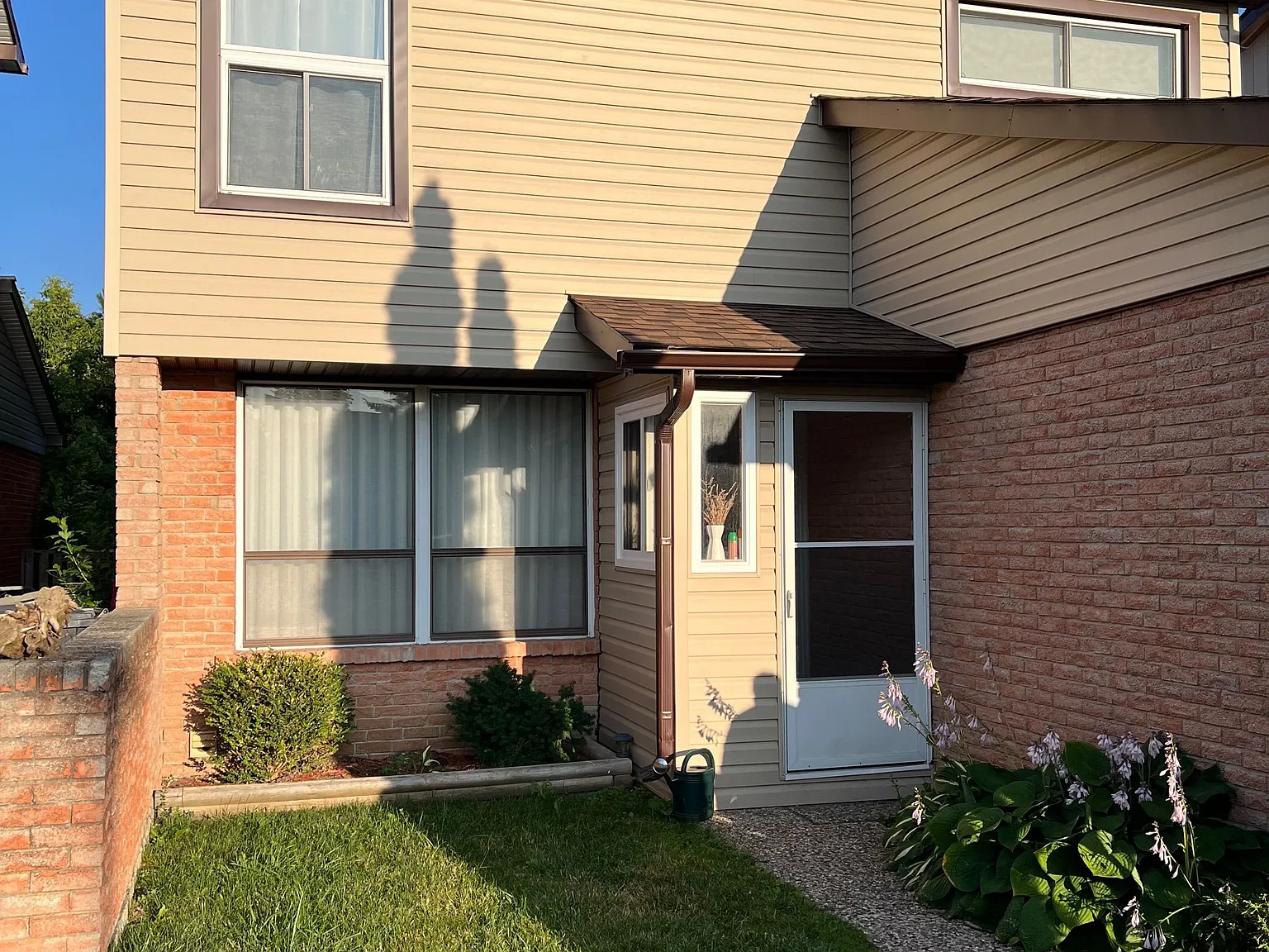 4 bed, $3,400 — Photo 2