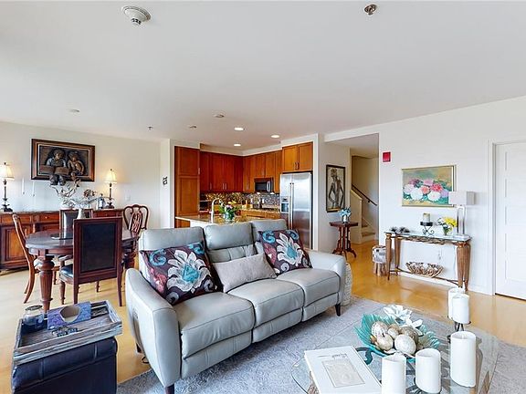 4th image of 200 Exchange St Unit 1215