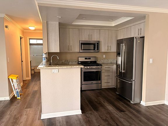 5th image of 216 Grand Ave APT 201