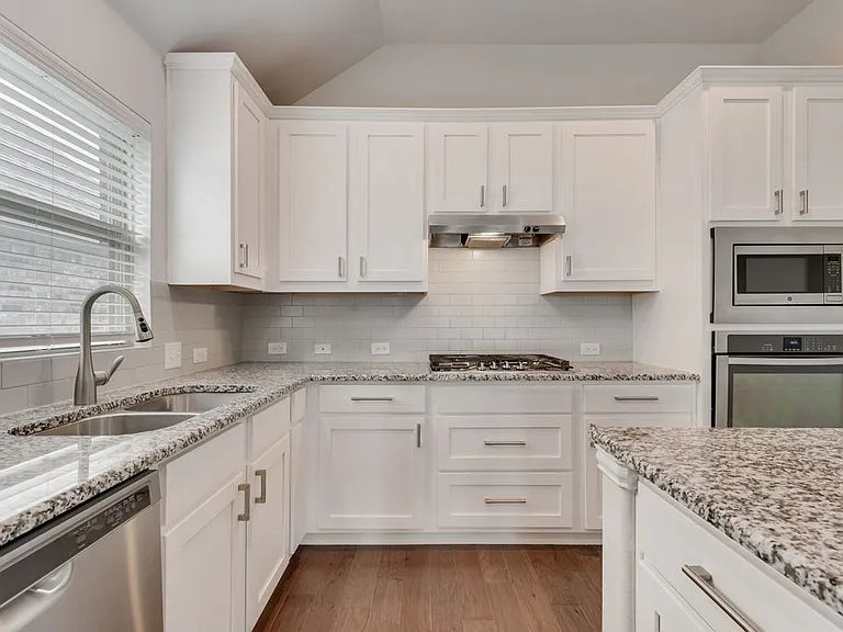 1560 Seminole Dr — Photo 23