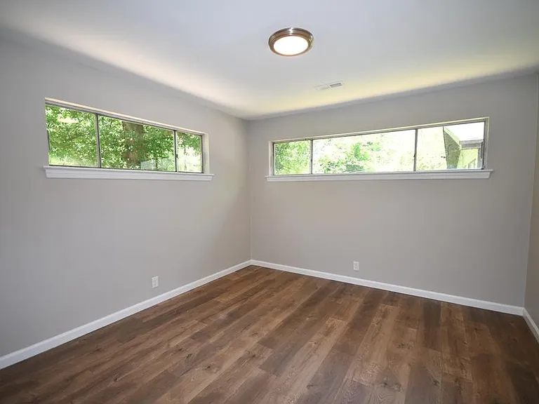 5111 Lynnwood Ave — Photo 5
