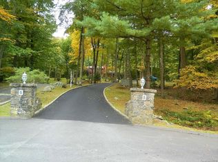 5 Stone Hedge Cir, Bedford, NY 10506