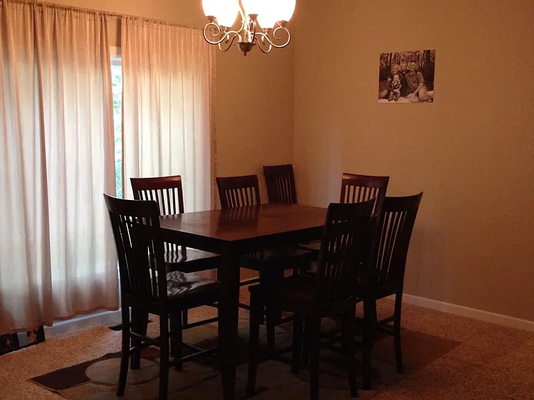 102 W Sherman St — Photo 3
