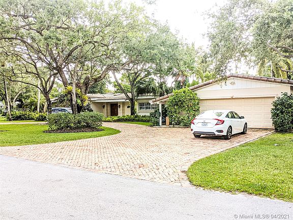 2nd image of 8201 Cheryl Ln