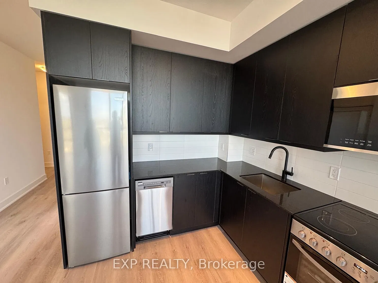 2 bed, $2,500 — Photo 4