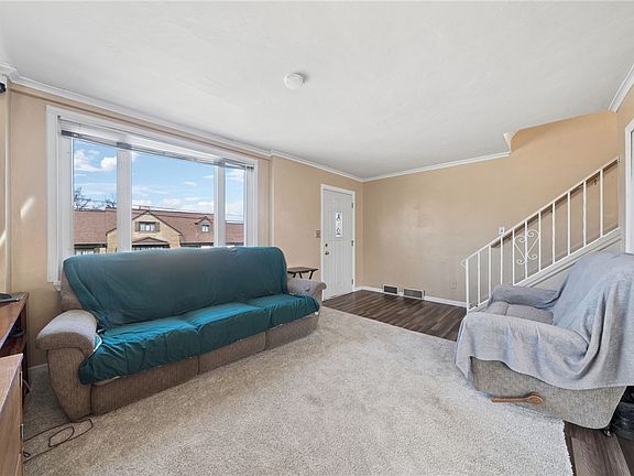 3rd image of 49 Montraver Dr