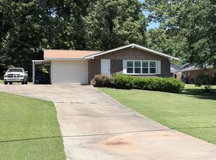 1000 Pinewood Dr, Oxford, AL 36203