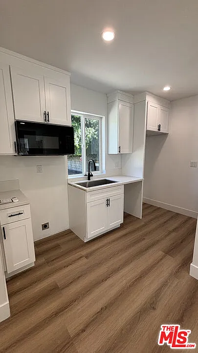2437 Centinela Ave #11