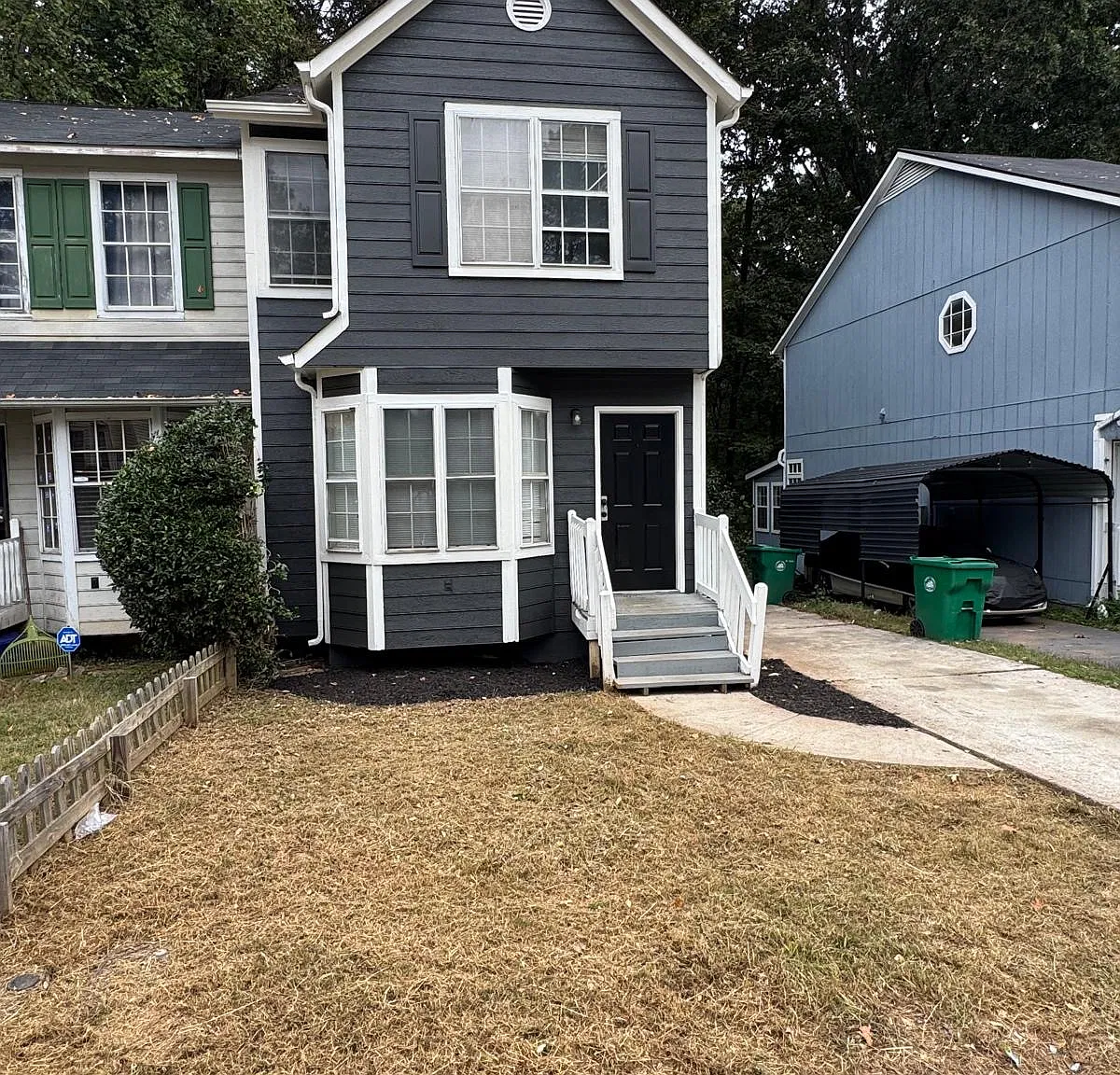 3 bed, 1150 sqft, $1,490 — Photo 1