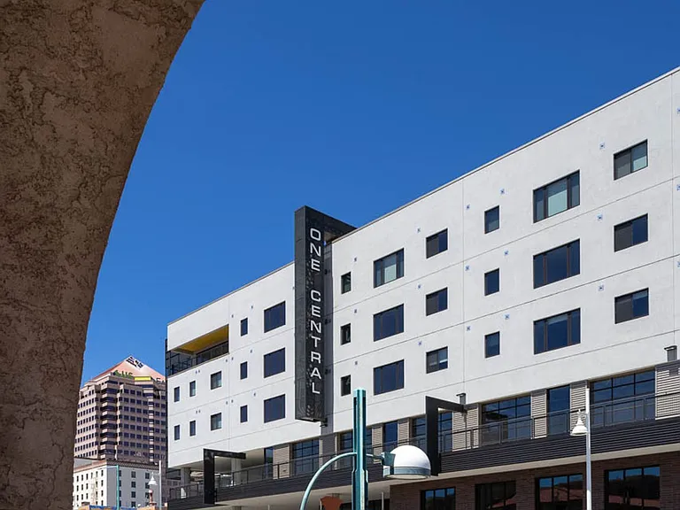 One Central — Photo 4