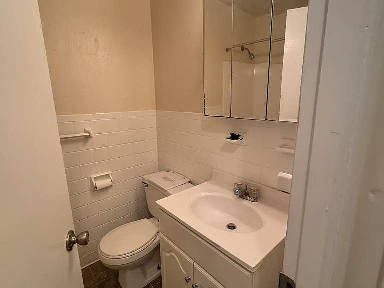 18 Westgate Dr — Photo 13