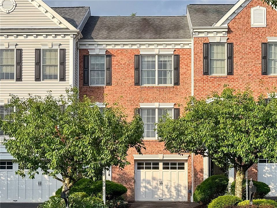 1st image of 957 Montclair Dr