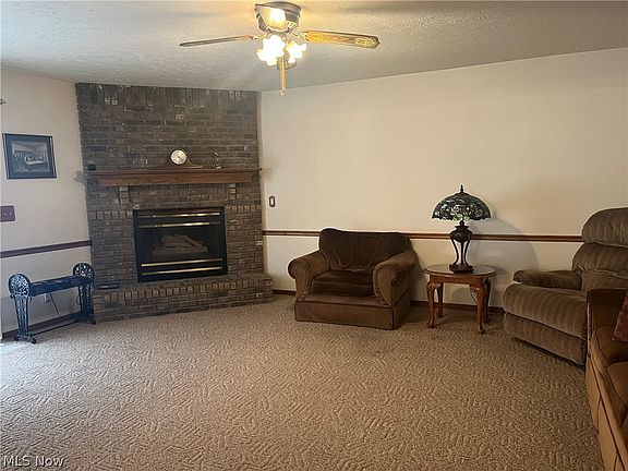 4th image of 17615 Alexander Rd