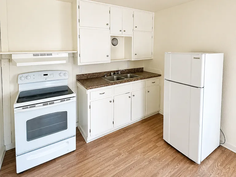 424 W Green Ave — Photo 5