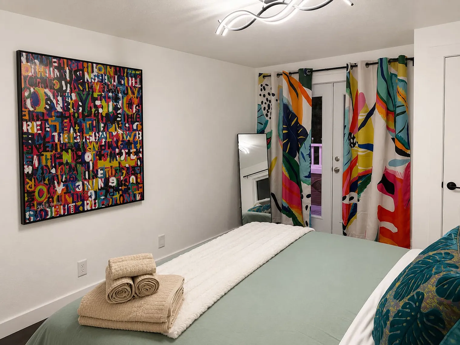 1 bed, 1.0 bath, 742 sqft, $3,846 — Photo 3
