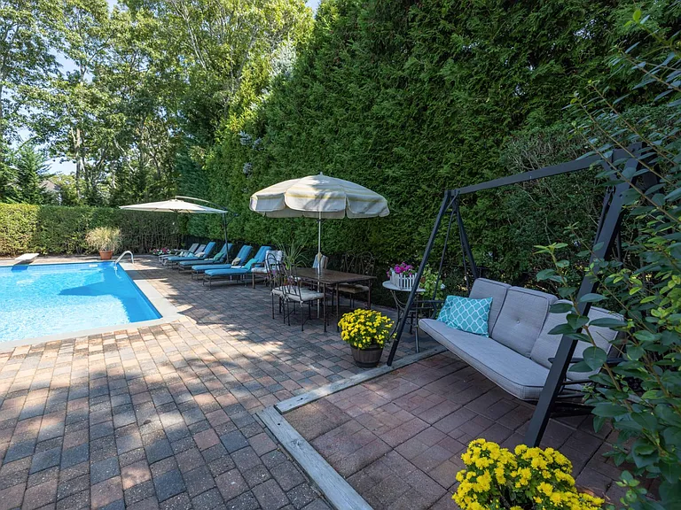 9 Tramposh Ln — Photo 22