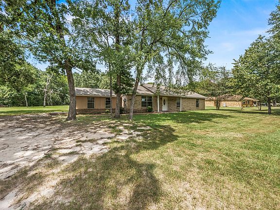 2nd image of 21 Wood Lodge Dr