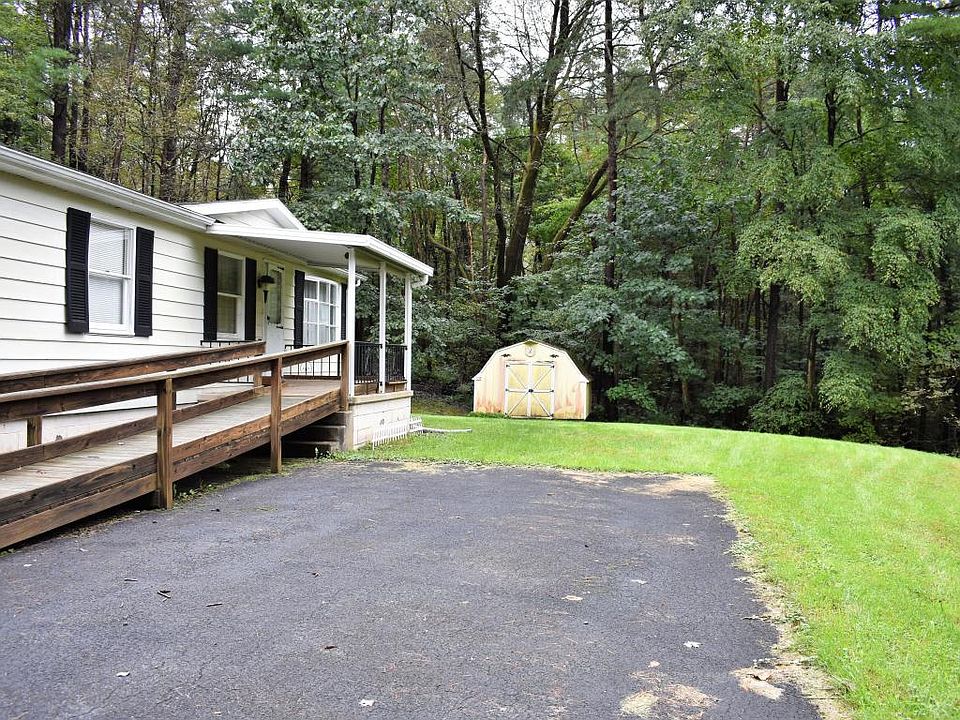 2nd image of 140 Hunter Hollow Rd