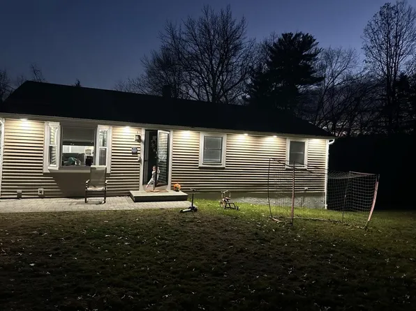 80 Florence Dr, Blackstone, MA 01504