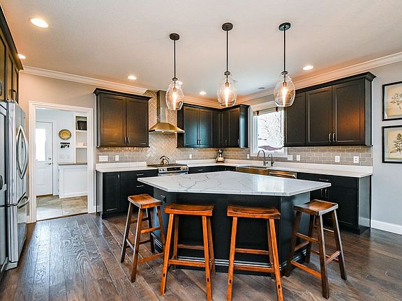 2nd image of 6524 Blackberry Ln