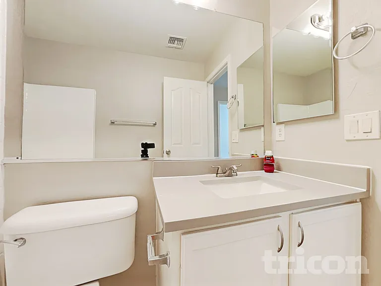 2651 S 89th Ave — Photo 14