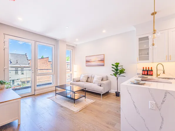 42-09 Hampton Street image 4 of 14