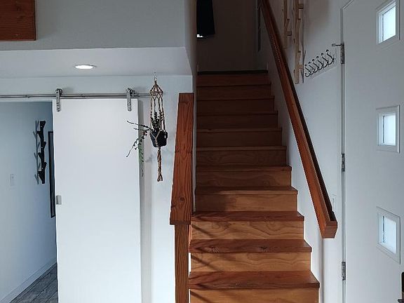 5th image of 831 Ryland St