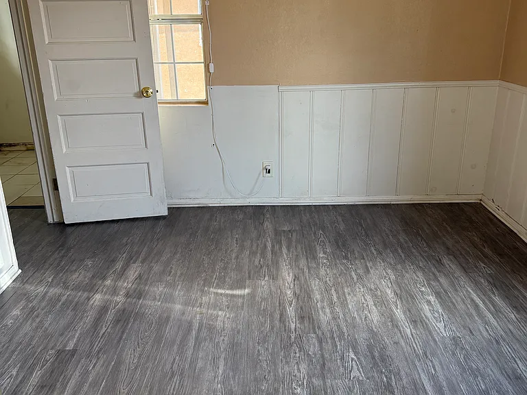 10929 Inez St — Photo 7