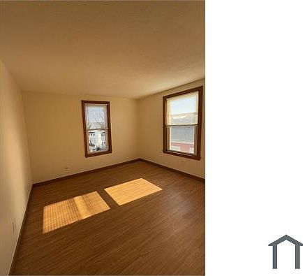3rd image of 3 Park Rd APT 3