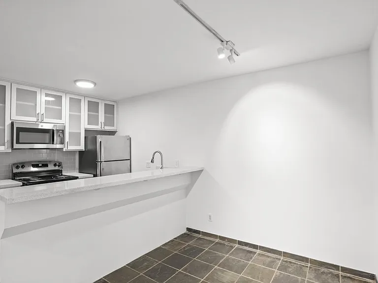3602 Garrott St #16 — Photo 5