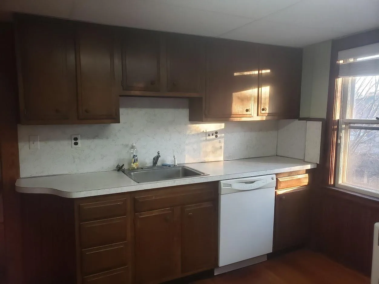 27 Abbott St — Photo 1