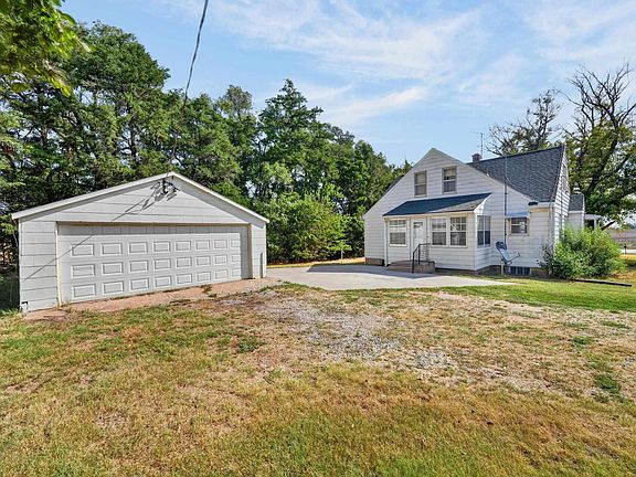 3rd image of 1145 State Road 14